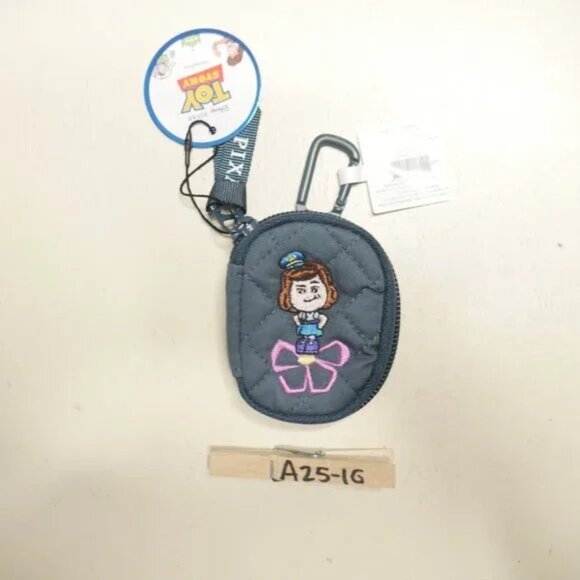 Disney Pixar X Vera Bradley Toy Story Andy's Room Bag Charm Clip Travel NWT - Picture 8 of 8